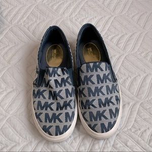 Michael Kord Size 7 Navy Blue